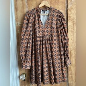 Stylish easy everyday dress.